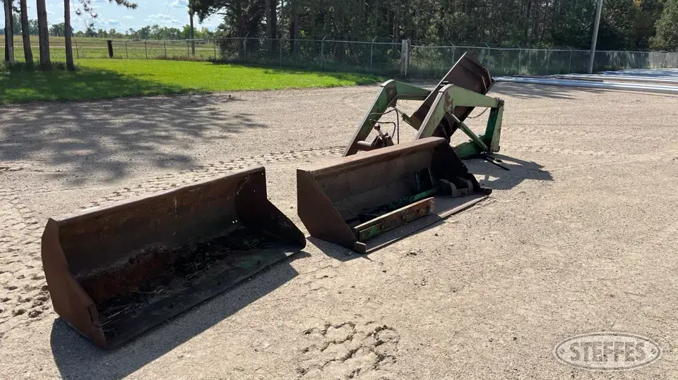 John Deere 48 Tractor Loaders and Attachment