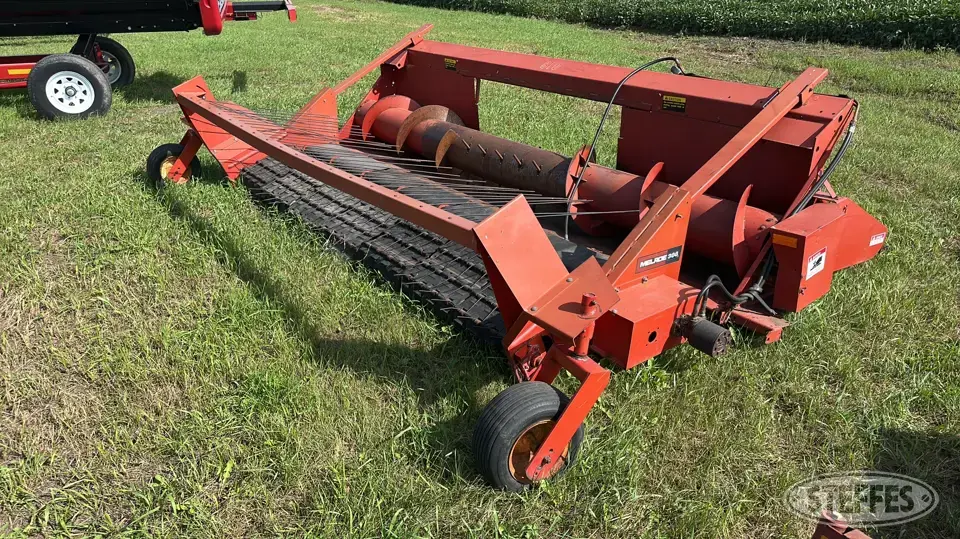 International 810 Pickup Head