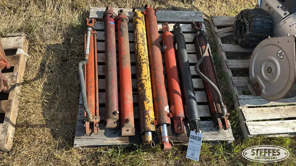 (8) Hyd. cylinders Ag Equipment Part
