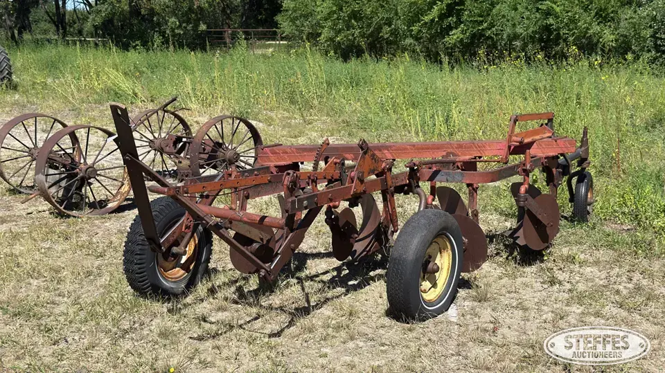 International 60 Plow