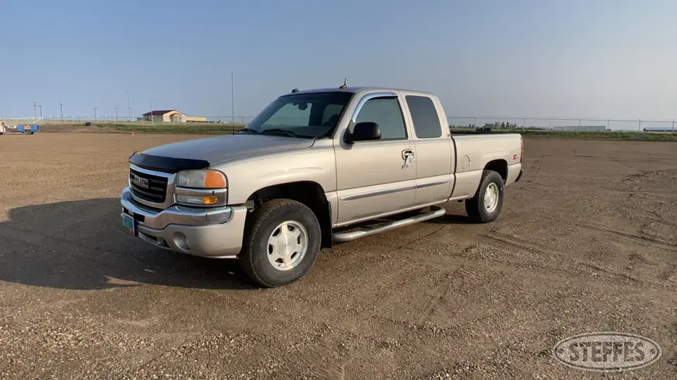 2004 GMC 1500 Half Ton Pickup