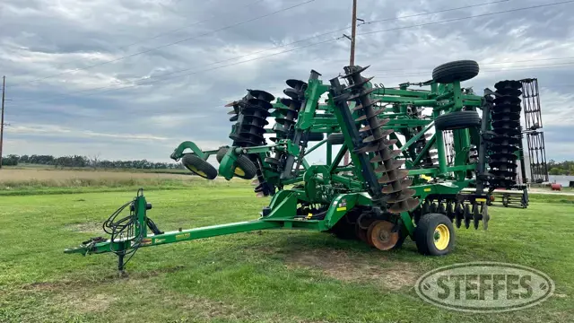 2016 John Deere 2623VT