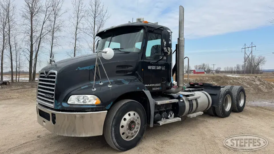 2013 Mack Pinnacle CXU613 Conventional Truck without Sleeper