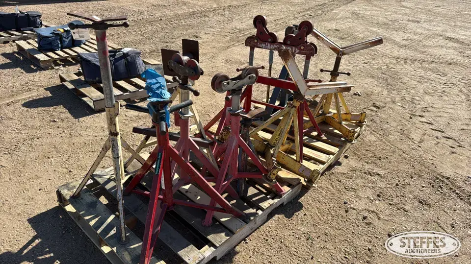 Pipe jack stands Welding