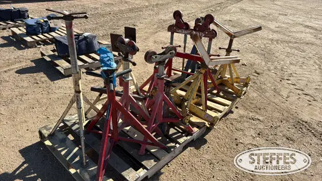 Pipe jack stands