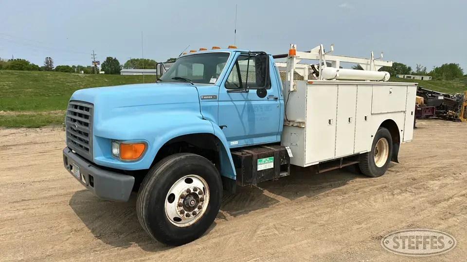 1997 Ford F-800 Specialty Truck