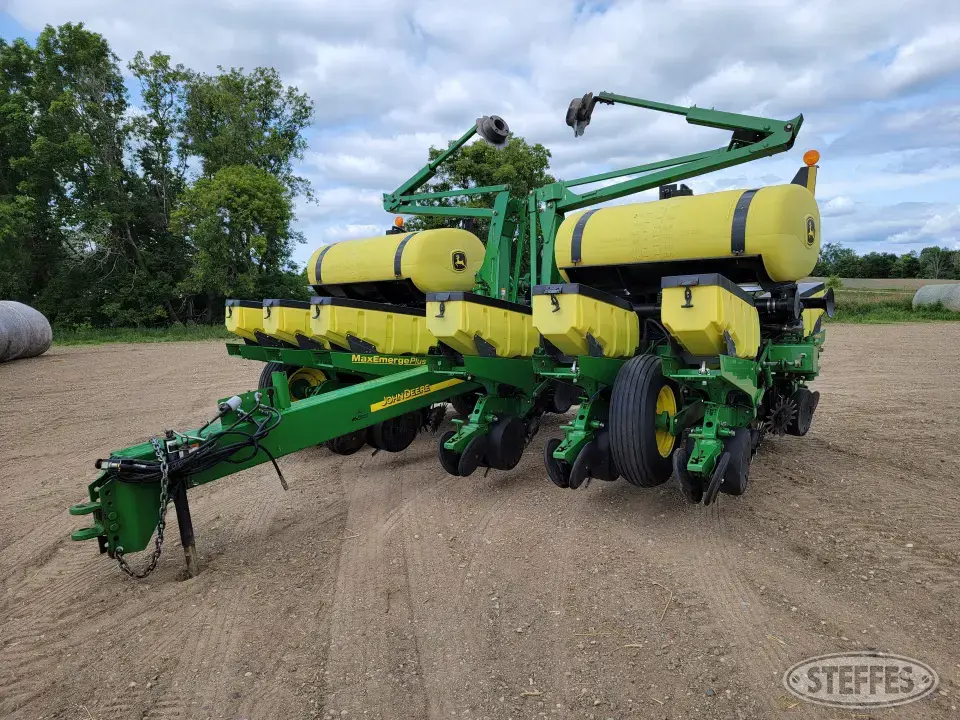 John Deere 1760 12 or More Row Planter