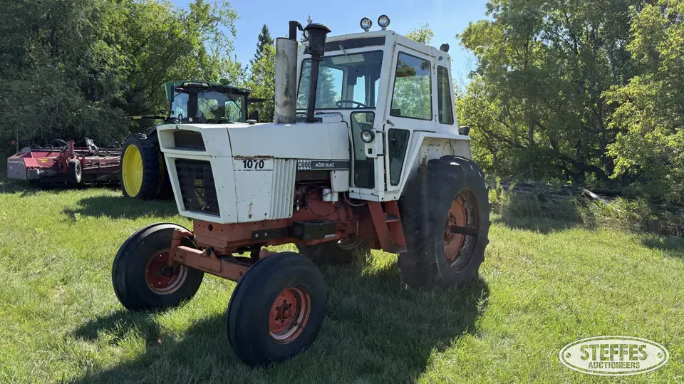 1975 Case 1070 2WD Tractor