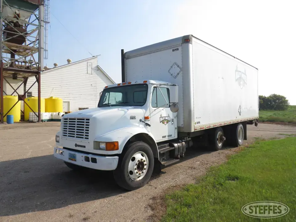 1998 International 4700 Van Truck