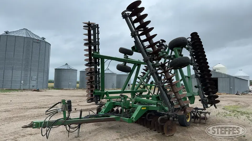 John Deere 637 Disc