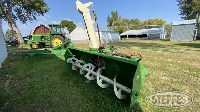 Buhler Farm King 840