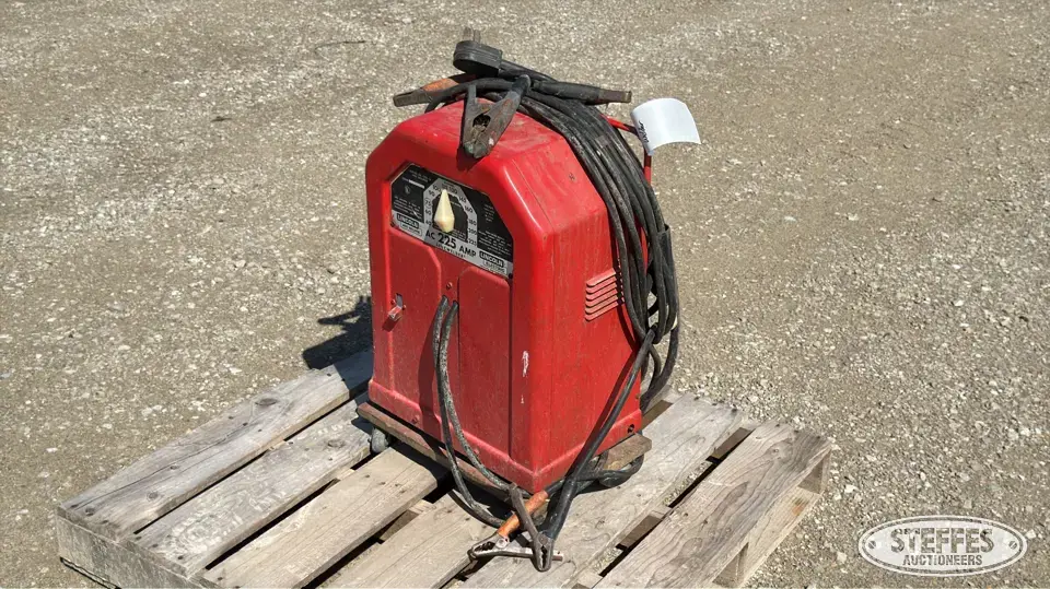 Lincoln Electric AC-225-S Welding