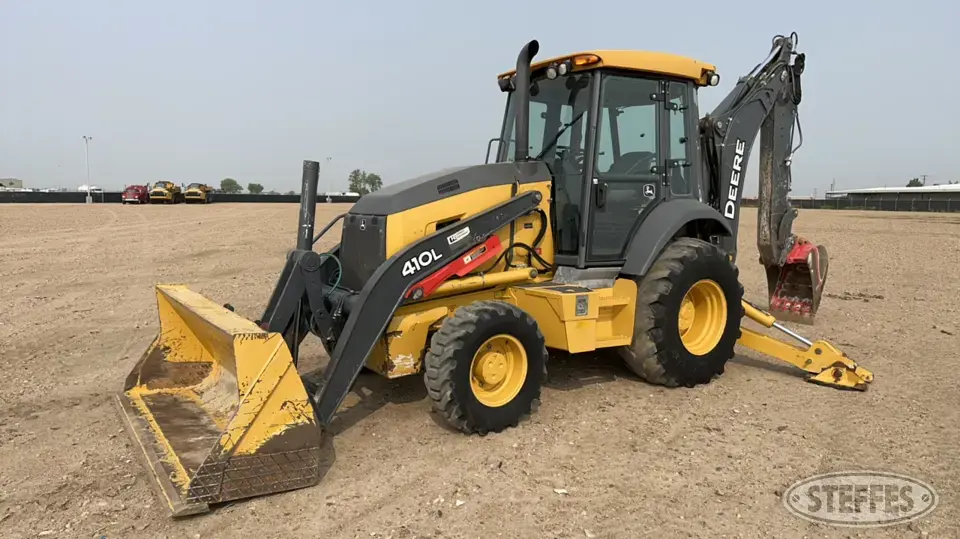 2018 Deere 410L Loader Backhoe