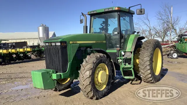 1997 John Deere 8100