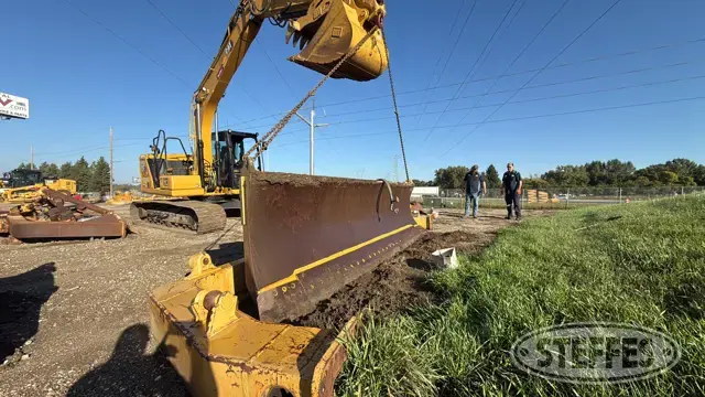 CAT D8T-A