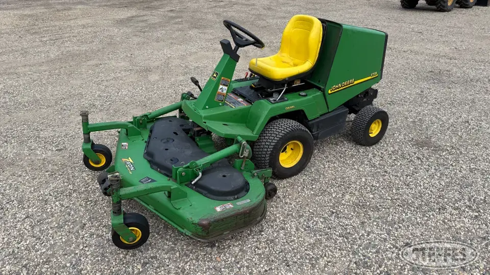 John Deere F735 Lawn Tractor