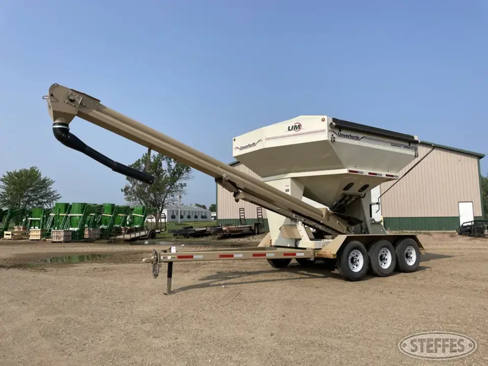 2012 Unverferth 3750 Seed Runner Bulk Seed Tender Trailer