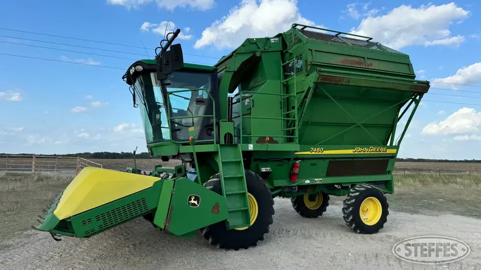 2006 John Deere 7460 Cotton Stripper