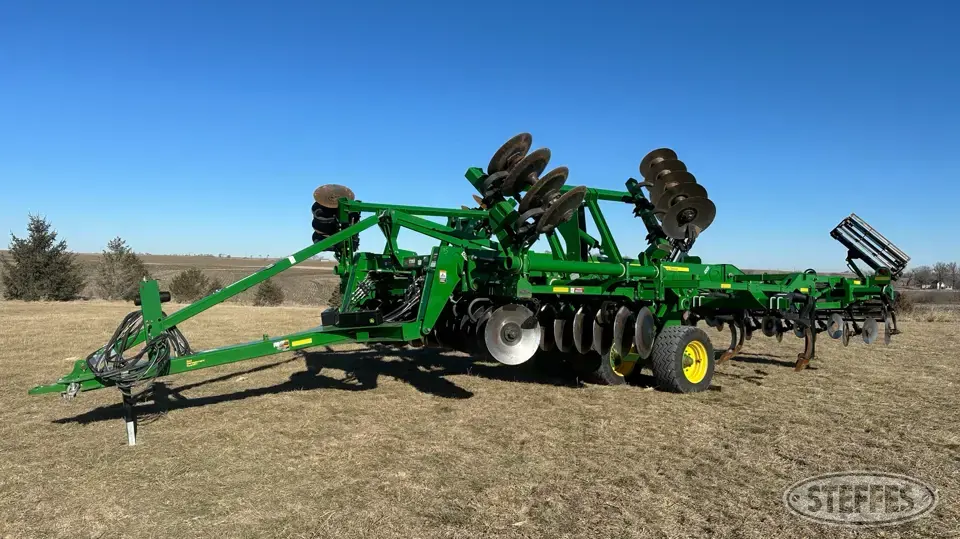 2019 John Deere 2730 Ripper