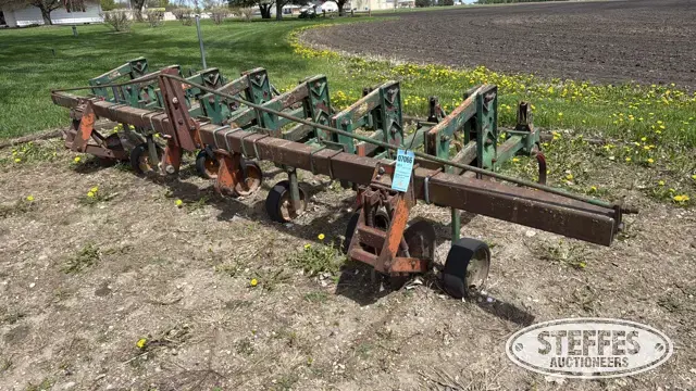 Glencoe row crop cultivator