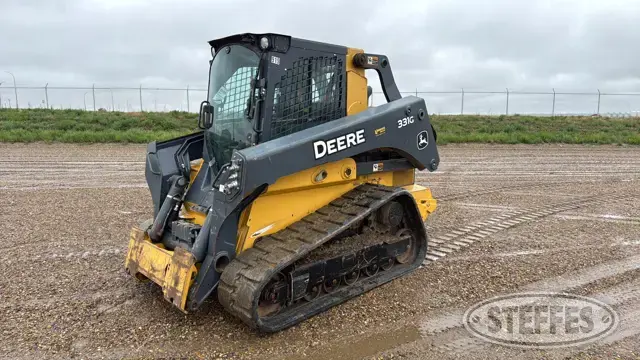 2017 Deere 331G