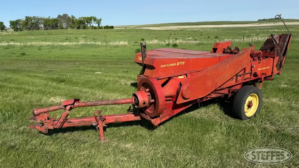 New Holland Hayliner 273 Square Baler
