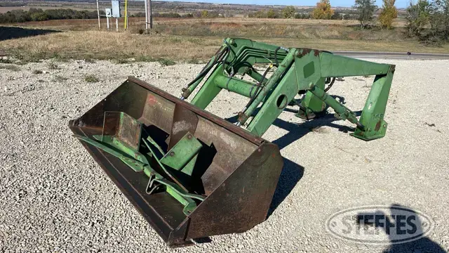 John Deere 148