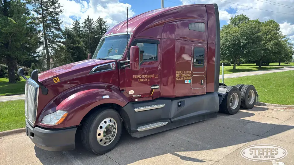 2020 Kenworth T680 Conventional Truck with Sleeper
