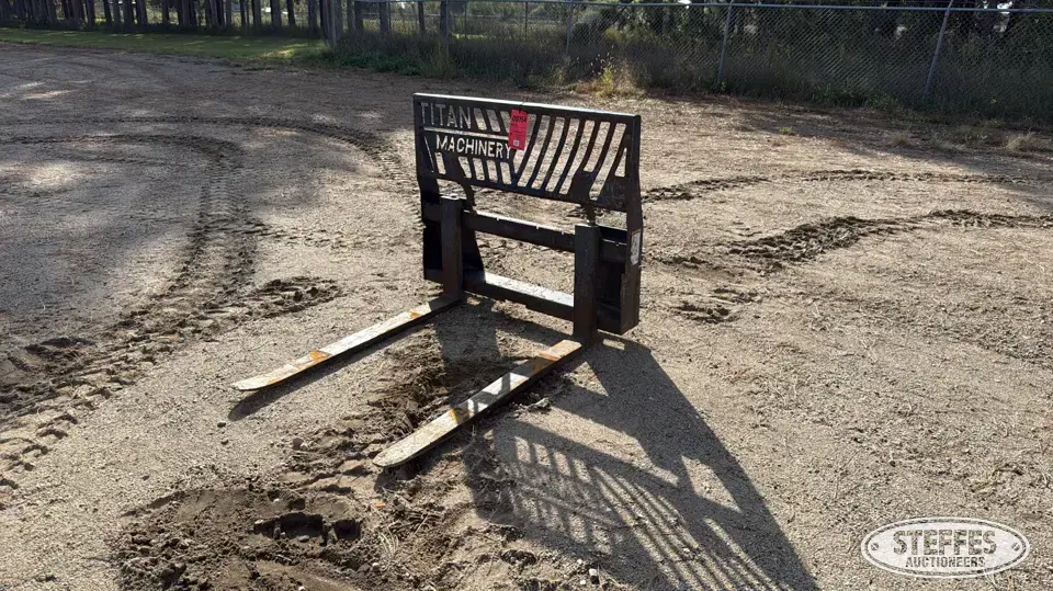 Virnig skid steer pallet forks Skid Steer Fork