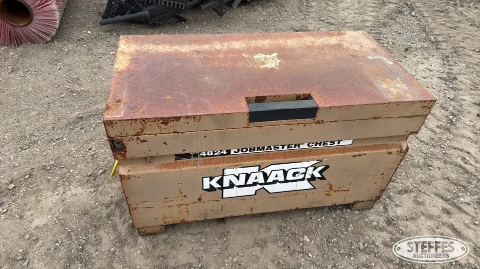 Knaack 4824 Jobmaster Storage and Bench