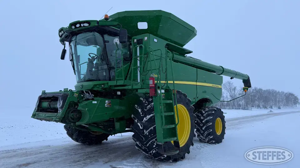 2013 John Deere S690 Combine