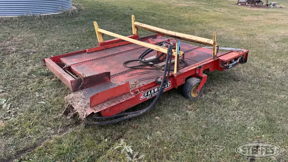 Farmhand Bale Handling