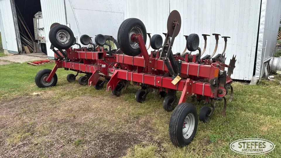 Case IH 1830 Row Crop Cultivator