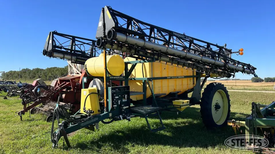 2003 Spray Air Trident 3600 Pull-Type Sprayer