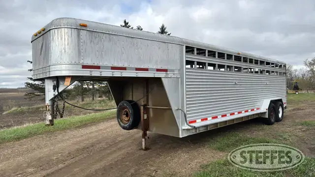 2006 Featherlite 8127