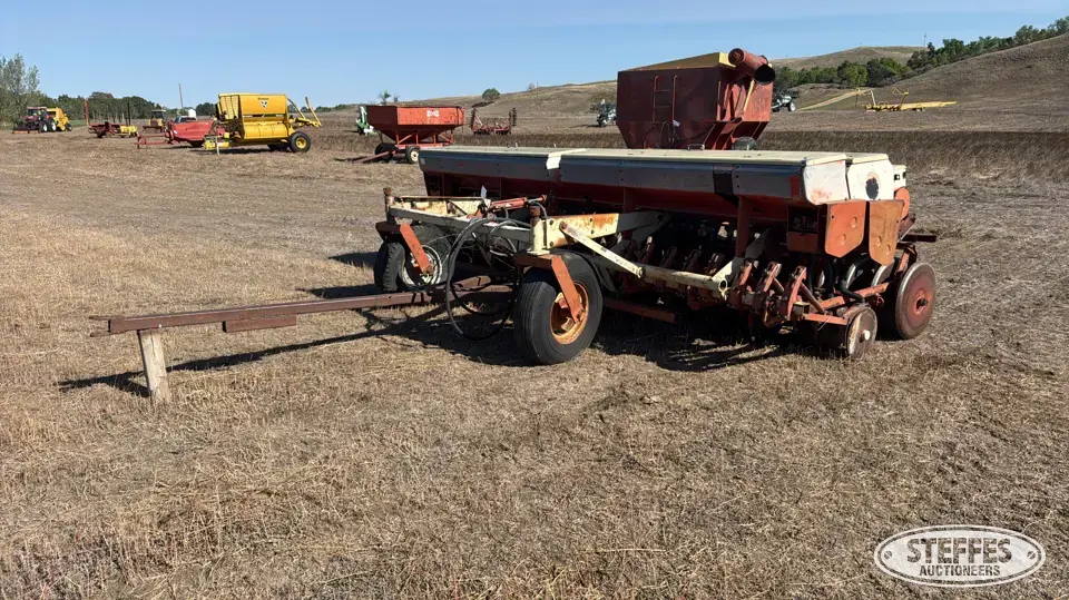 Melroe 202 Press Drill