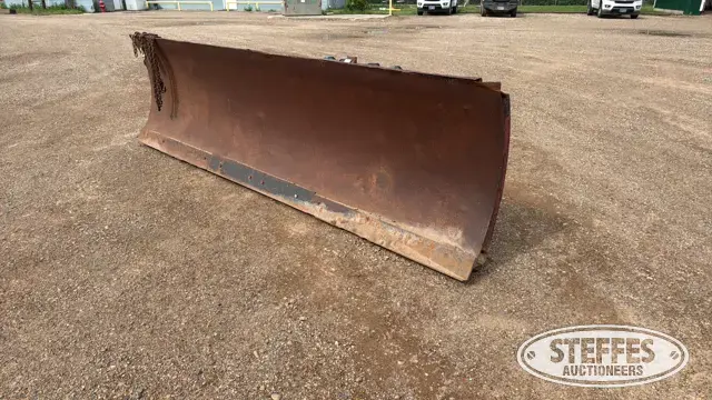 Wheel loader snow plow