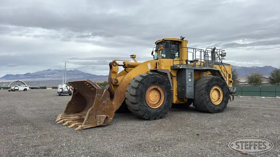 2006 Komatsu WA700-3 Wheel Loader