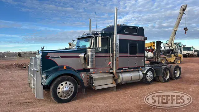 1998 Kenworth W900L