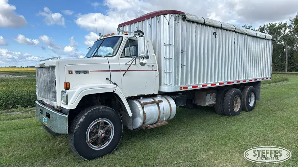 1980 GMC Brigadier Grain Truck
