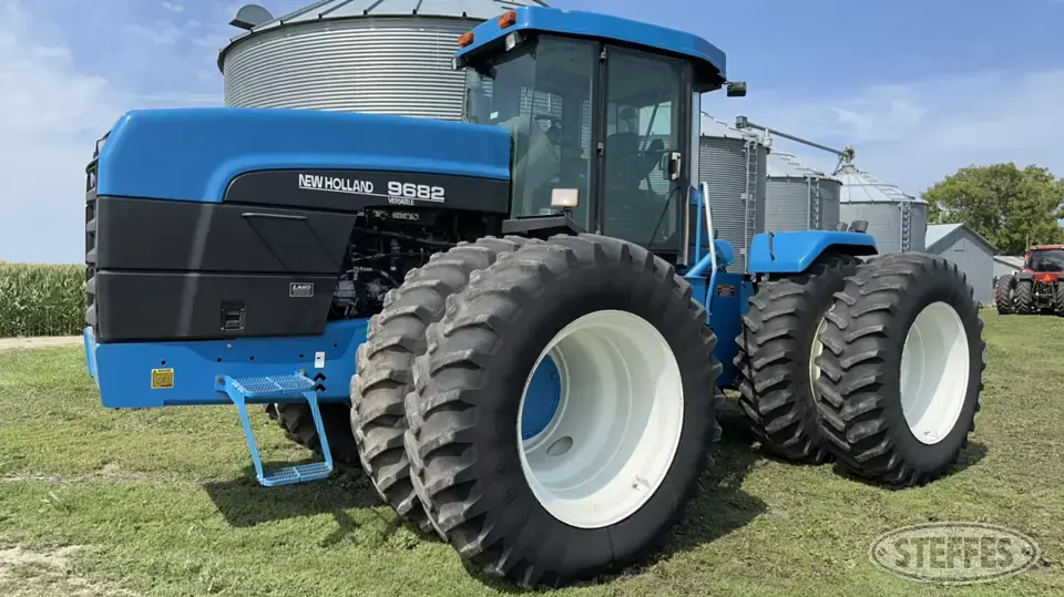 1996 New Holland 9682 4WD Tractor