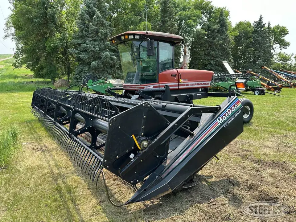 2002 Premier 2940 Self-Propelled Swather