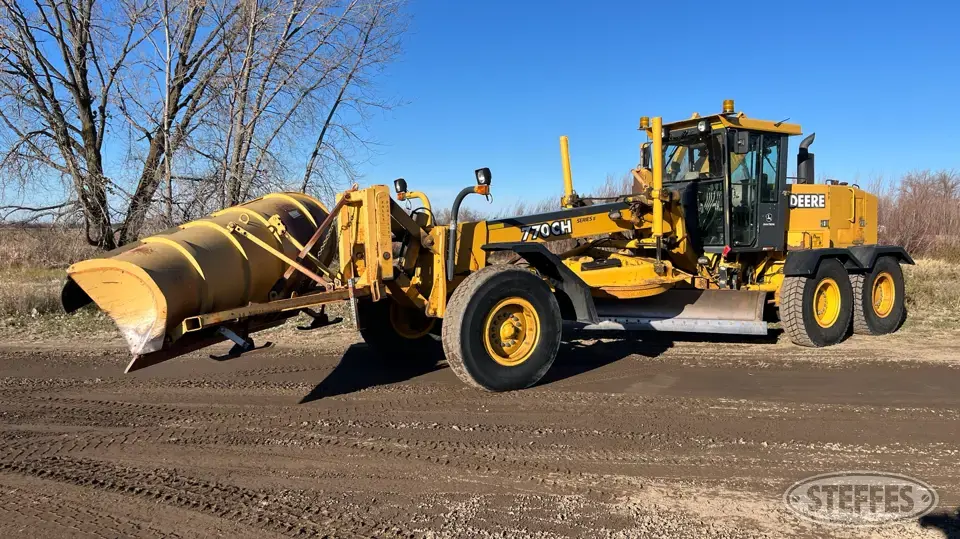 2002 Deere 770CH Series II Motor Grader