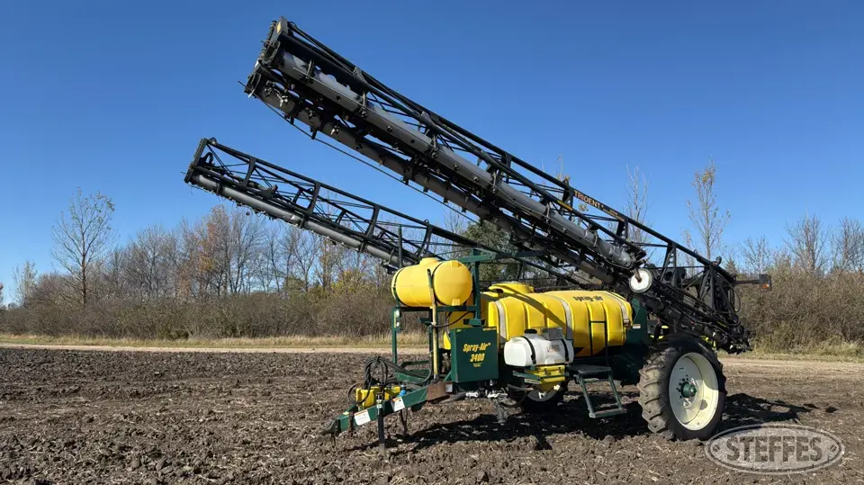 2002 Spray-Air 3400 Pull-Type Sprayer
