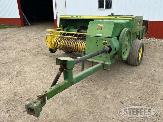 1980 John Deere 336