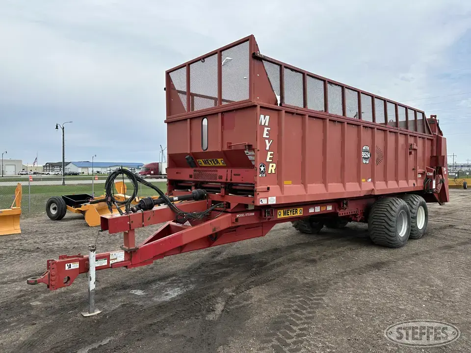 2012 Meyer 9524 Crop Max Manure Application Equipment