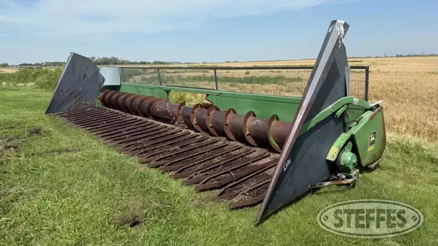 John Deere 220