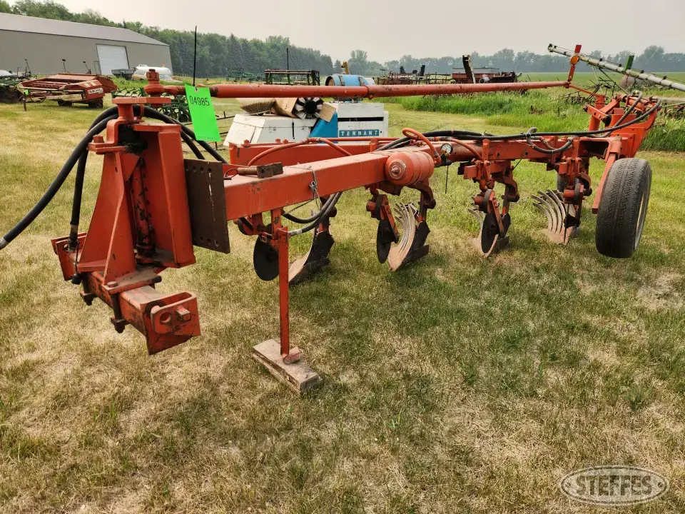 Allis Chalmers Plow