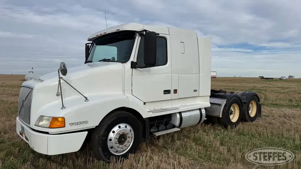 1998 Volvo VN Conventional Truck with Sleeper