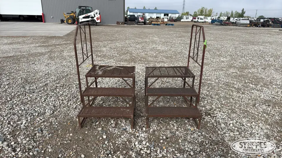 (2) Portable steps General Tools and Shop Supply